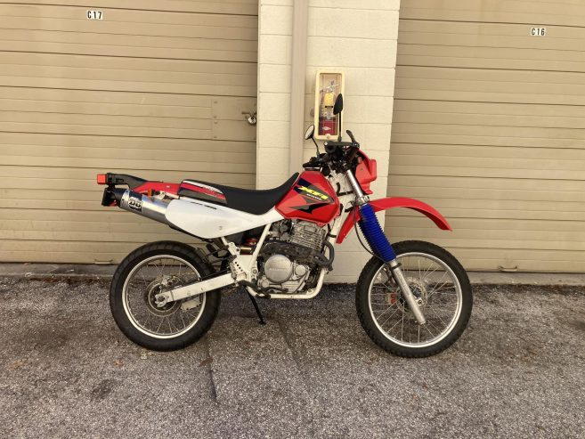 1993 Honda XR650L in great condition.