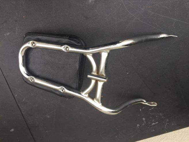 1988 Yamaha XV250 Virago passenger back support.